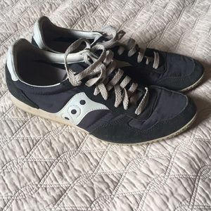 Saucony size 10